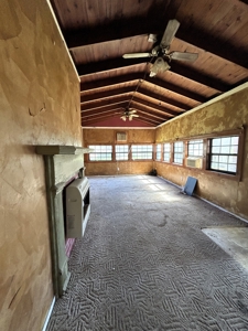 Victorian Fixer Upper in Blossom, TX - image 1