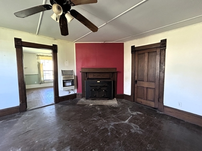 Victorian Fixer Upper in Blossom, TX - image 23