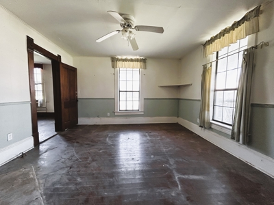 Victorian Fixer Upper in Blossom, TX - image 19