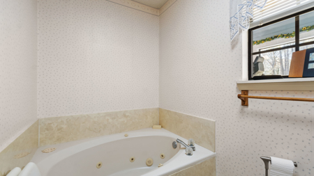 McLeod, TX — Country Home on 42± Acres - image 10