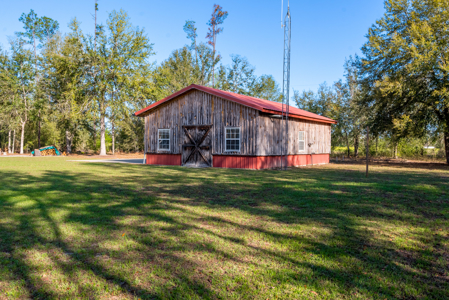 Serene 10-Acre Country Estate with Barndominium in Jennings, FL - image 2