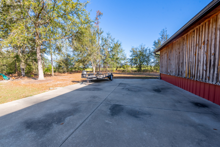 Serene 10-Acre Country Estate with Barndominium in Jennings, FL - image 1