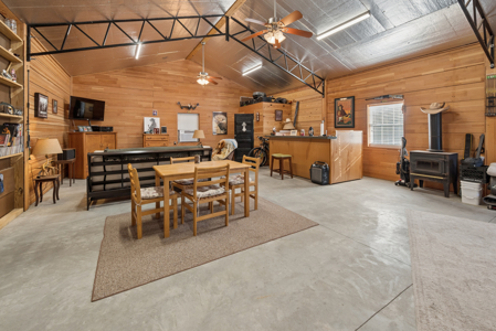 Serene 10-Acre Country Estate with Barndominium in Jennings, FL - image 4