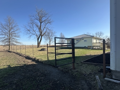 Country Home In Queen City MO FOR SALE - image 13