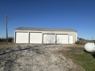 Country Home In Queen City MO FOR SALE - image 17