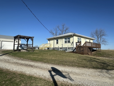 Country Home In Queen City MO FOR SALE - image 18