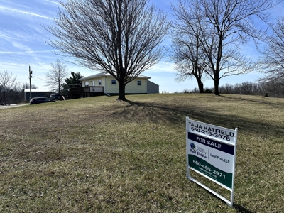 Country Home In Queen City MO FOR SALE - image 2