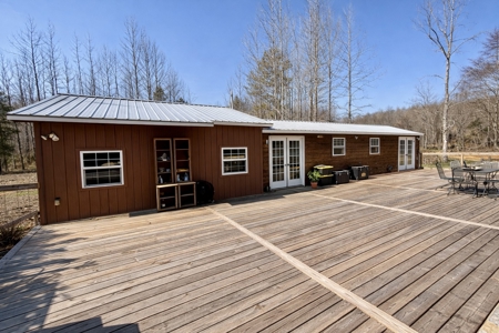 Private Cabin Retreat on 46.7-Acre in Lobelville, Tennessee - image 11