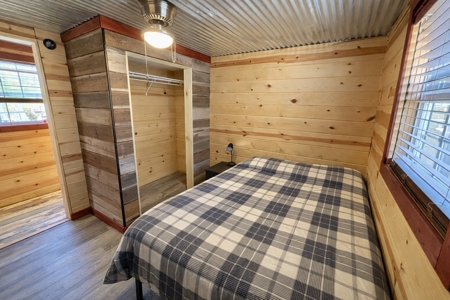 Private Cabin Retreat on 46.7-Acre in Lobelville, Tennessee - image 28