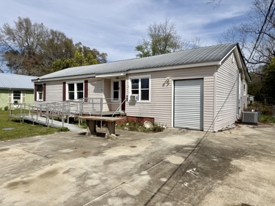 Home for sale in town of Geneva, Alabama - image 4