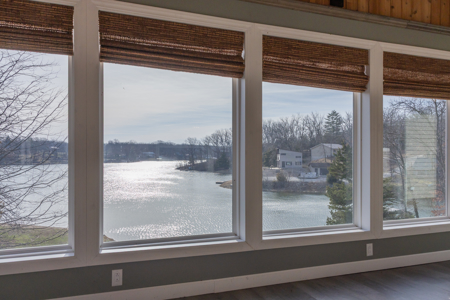 Beautiful Lake Front Home on Lake of the Oaks - image 17
