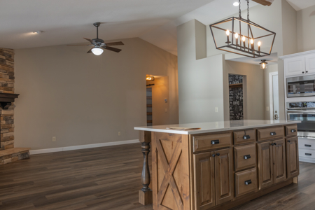 Beautiful Lake Front Home on Lake of the Oaks - image 6