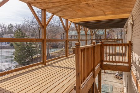 Beautiful Lake Front Home on Lake of the Oaks - image 47