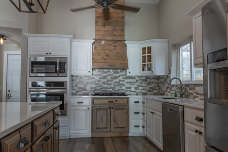 Beautiful Lake Front Home on Lake of the Oaks - image 11