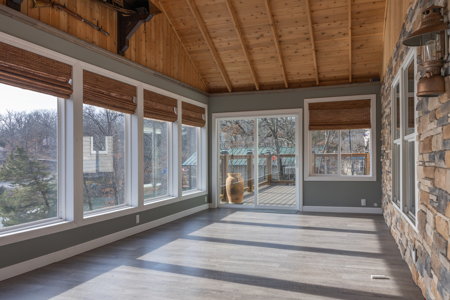 Beautiful Lake Front Home on Lake of the Oaks - image 14