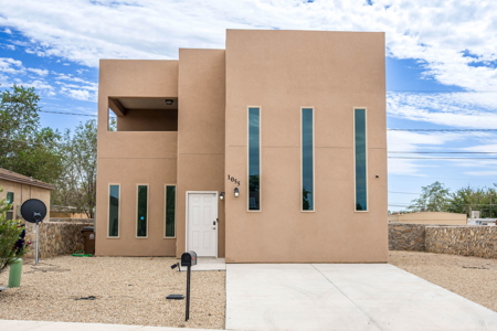 Contemporary Home for Sale in Las Cruces, NM - image 1