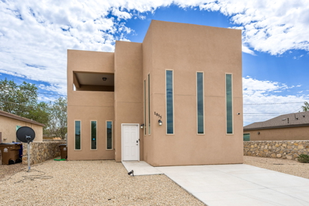 Contemporary Home for Sale in Las Cruces, NM - image 2