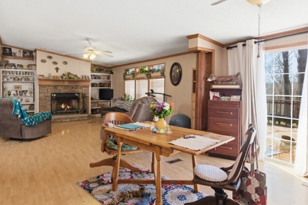 Ozark County Home on 7.5 Acres Near North Fork River - image 7