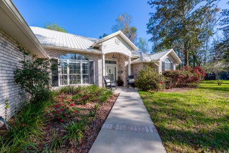 Riverfront Retreat 3BR Home on 2 Acres Along the Suwannee River - image 11