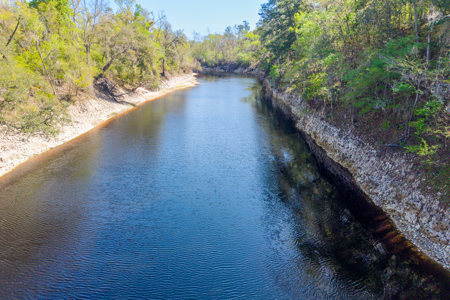 Riverfront Retreat 3BR Home on 2 Acres Along the Suwannee River - image 2