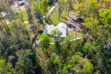 Riverfront Retreat 3BR Home on 2 Acres Along the Suwannee River - image 3
