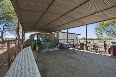 Elevated Country Living on 70 Acres in prime location - image 43