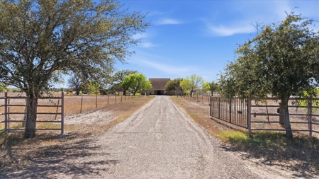 Elevated Country Living on 70 Acres in prime location - image 30
