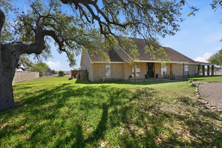 Elevated Country Living on 70 Acres in prime location - image 1