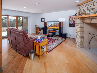 2,466 sf Home on 18 Acres with Unmatched Panoramic Views - image 8