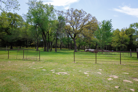 Ranch for Sale 76.5 Acres, 3 Ponds & Oak Timber Near Ben Wheeler - image 17