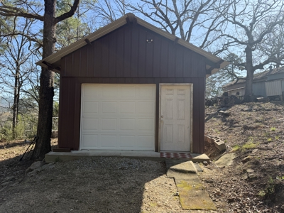 Country Home on 21 Acres near Red Oak, OK - image 19