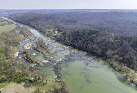 Riverfront Home For Sale With Land in Northern Arkansas - image 42