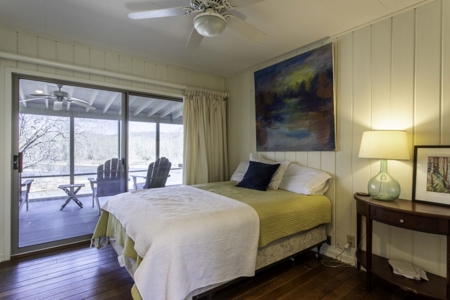 Riverfront Home For Sale With Land in Northern Arkansas - image 20