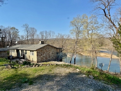 Riverfront Home For Sale With Land in Northern Arkansas - image 22
