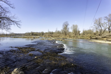 Riverfront Home For Sale With Land in Northern Arkansas - image 43
