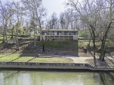 Riverfront Home For Sale With Land in Northern Arkansas - image 36
