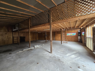 Country Acreage & Shop - Adjoining National Forest Area - image 21