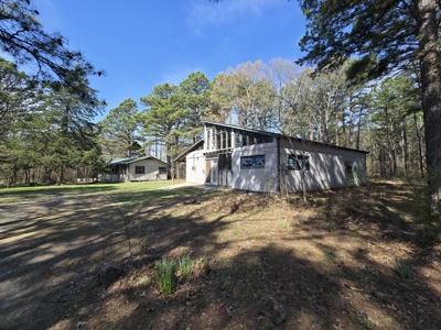 Country Acreage & Shop - Adjoining National Forest Area - image 1