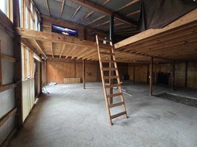 Country Acreage & Shop - Adjoining National Forest Area - image 15