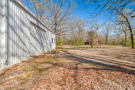 20 Acres, Farmhouse & Shop in Blossom TX - image 29