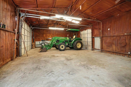 20 Acres, Farmhouse & Shop in Blossom TX - image 24