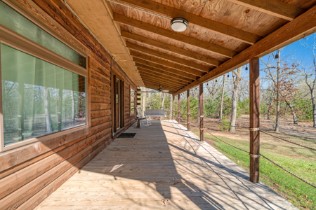 20 Acres, Farmhouse & Shop in Blossom TX - image 21