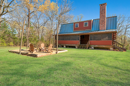 20 Acres, Farmhouse & Shop in Blossom TX - image 23