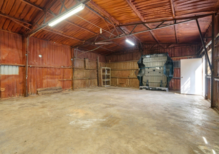 20 Acres, Farmhouse & Shop in Blossom TX - image 25
