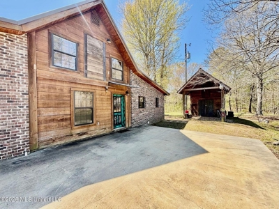 Farmhouse in Tylertown MS with a Pond - image 22