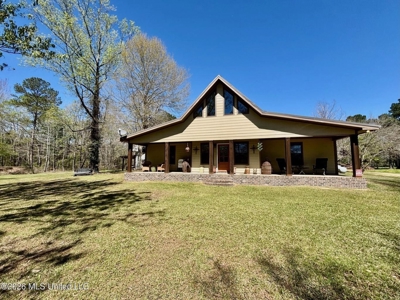 Farmhouse in Tylertown MS with a Pond - image 1