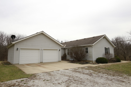 Home For Sale In Peculiar Missouri - image 19