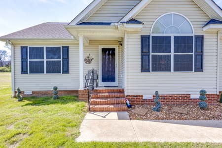 Country Home for Sale in Marshall County, Tennessee - image 3