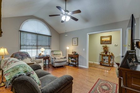 Country Home for Sale in Marshall County, Tennessee - image 7