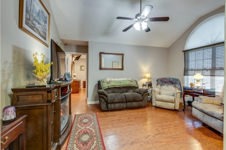 Country Home for Sale in Marshall County, Tennessee - image 6